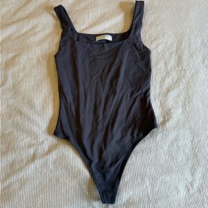 Aritizia Babaton Slate Gray Bodysuit